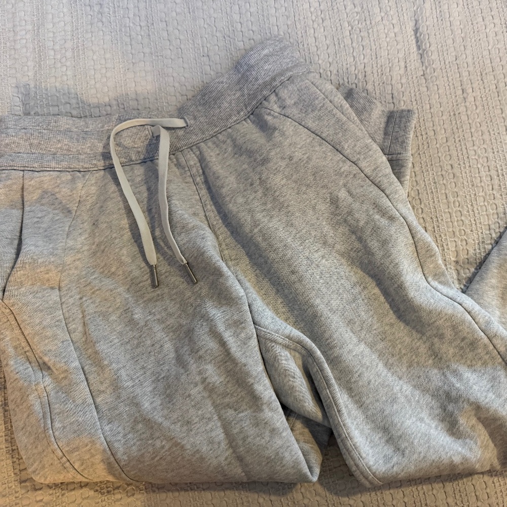 lululemon grey joggers sz 6